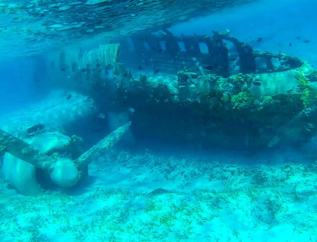 Underwater airplane